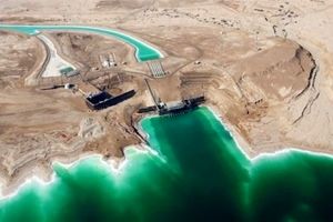 هزینه نجومی انتقال آب دریا به شهرهای مرکزی | پوراصغر: به جای انتقال آب، باید صنایع را به مناطق ساحلی منتقل کنند