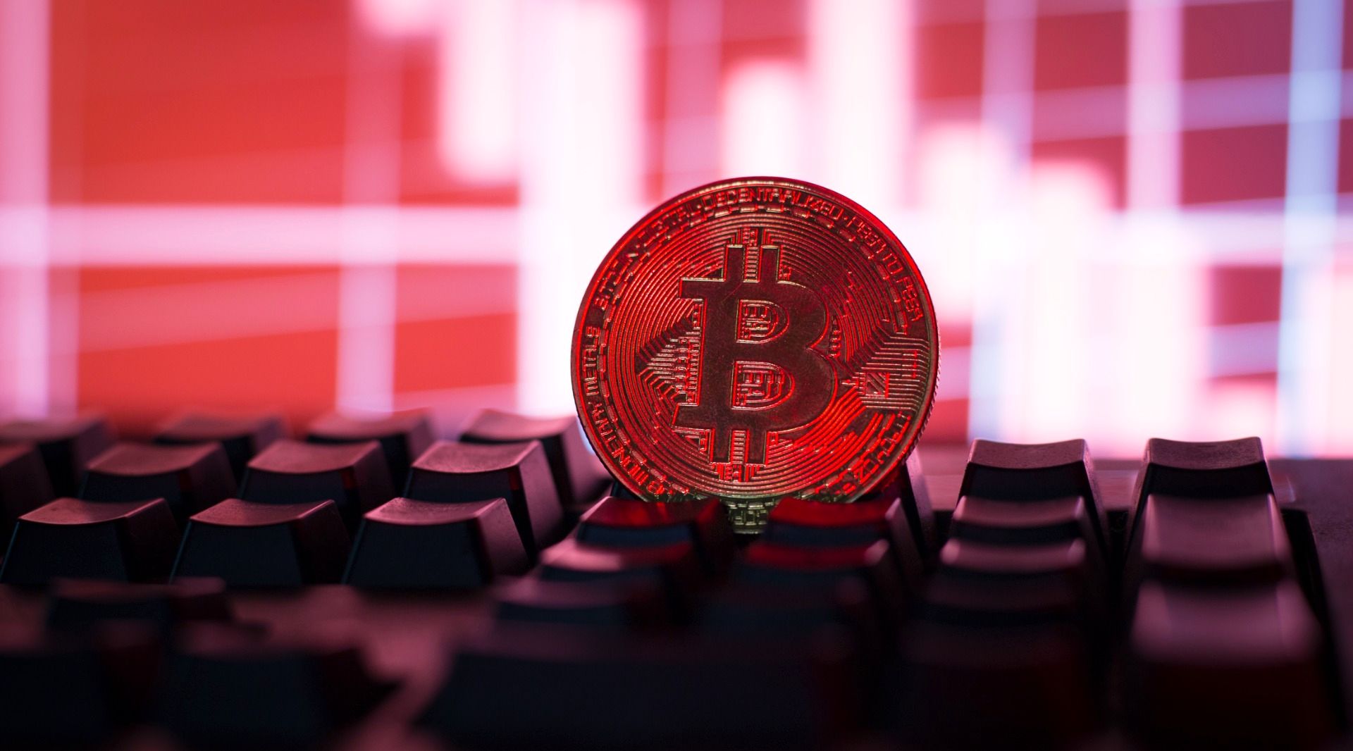 بازگشت سریع بیت‌کوین از ۷۴,۰۰۰ دلار | نقدینگی کم، معامله‌گران را در حالت احتیاط نگه داشت | پیش بینی آینده ارزهای دیجیتال