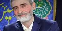 داماد شهید رهبری مصباح الهدی باقری به همراه همسر و فرزندانشان در کنار آبمیوه فروشی خیابان کارگر + عکس
