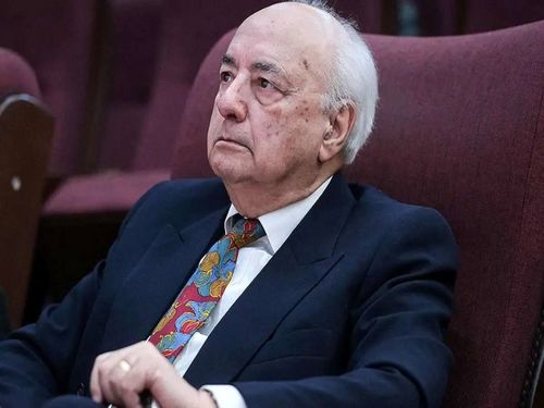 فریدون مجلسی: آمریکایی‌ها با محاصره تنگه هرمز، خود را مدافع جهان جا می زنند/ بهترین کار نجات از محاصره دریایی و جنگ است/ امیدوارم جنگ را برای طولانی مدت متوقف کنیم