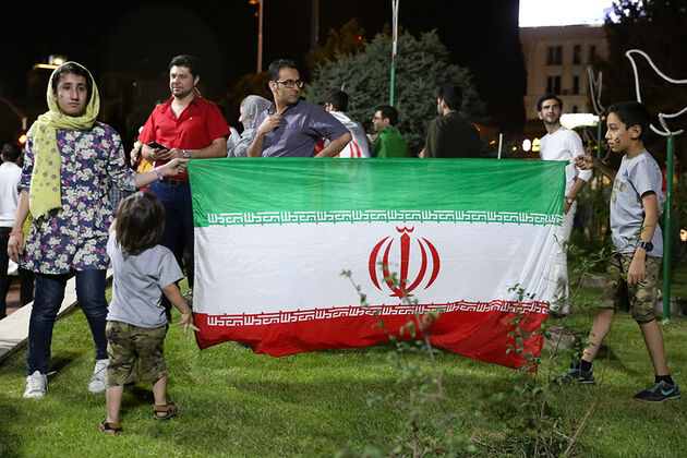 شادی مردم تهران پس از صعود به جام جهانی روسیه (2)