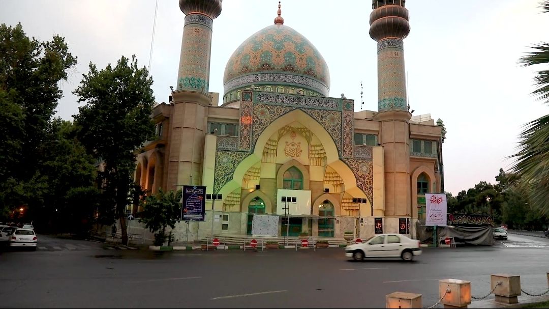ماجرای بسته بودن درب مسجد امام صادق (ع) بر روی نمازگزاران