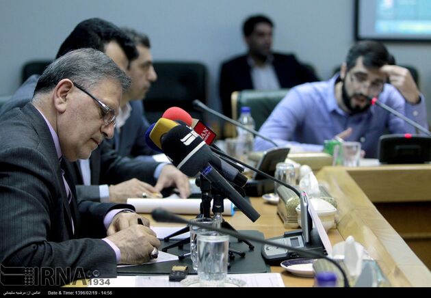 نشست مطبوعاتی رئیس کل بانک مرکزی