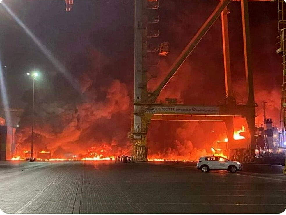 فوری:انفجار مهیب در دوبی/ انفجار در یک کشتی تجاری