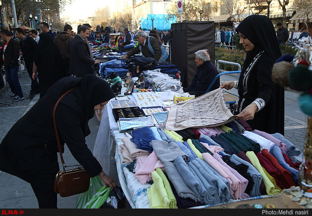 دستفروشی در خیابان ناصرخسرو