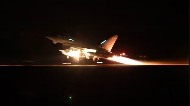جزئیات حمله نظامی به یمن/  یورش جنگنده‌های انگلیس به فرودگاه «ابس»