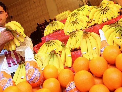 ایرانی ها چقدر بیشتر از مردم دنیا میوه می خورند 