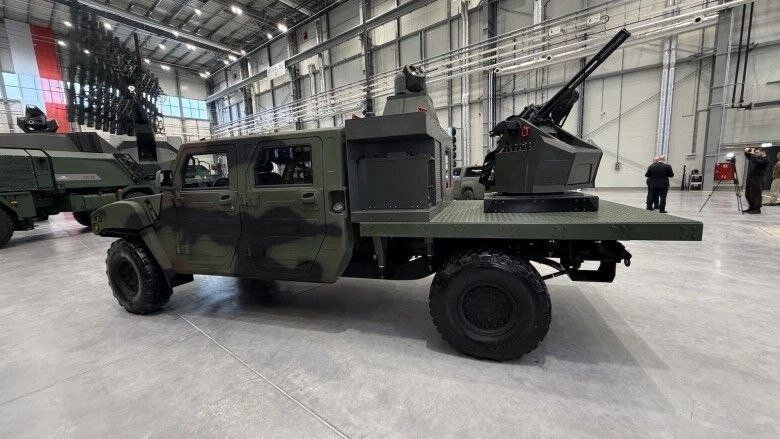 رونمایی از بزرگترین سامانه ضد پهپاد ناتو + فیلم و عکس