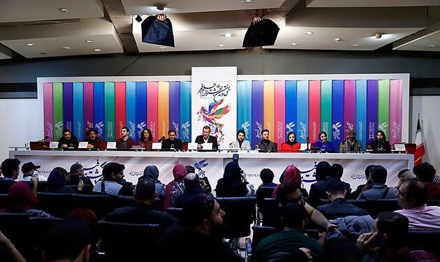 حاشیه‌های دومین روز سی‌وهفتمین جشنواره فیلم فجر