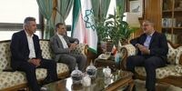هدیه فدراسیون فوتبال به شهردار تهران 