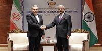 دیدار عراقچی با همتای هندی در حاشیه نشست وزرای خارجه بریکس+ عکس
