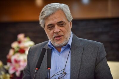 روایت محمد مهاجری از ناسزاگویی احمدی نژاد در پشت صحنه یک برنامه تلویزیونی/ اجازه نداد آن برنامه پخش شود/ نمی خواست دستش رو شود