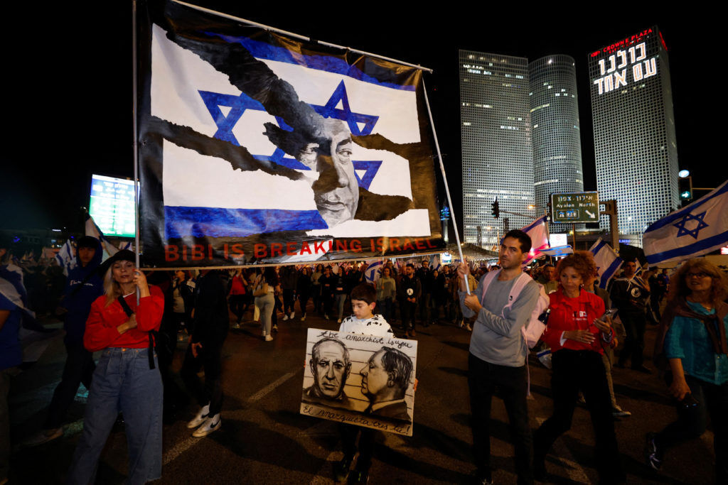 معترضان اسرائیلی به خانه نتانیاهو رسیدند/ هفته حیاتی اعتراضات تل‌آویو