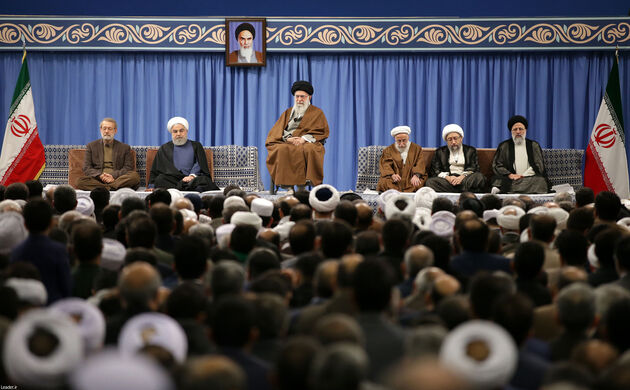 تصاویر دیدار مسئولان نظام، مهمانان کنفرانس وحدت و سفرای کشورهای اسلامی با رهبری