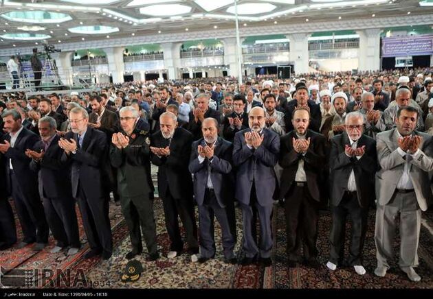 اقامه نماز عید فطر به امامت رهبر معظم انقلاب