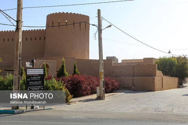 62069978_roshan-bakhsh-isna-1