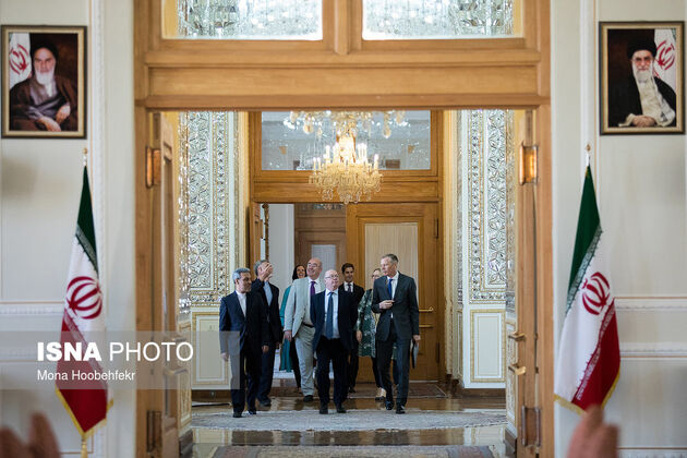 57738130_Mona-Hoobehfekr-16