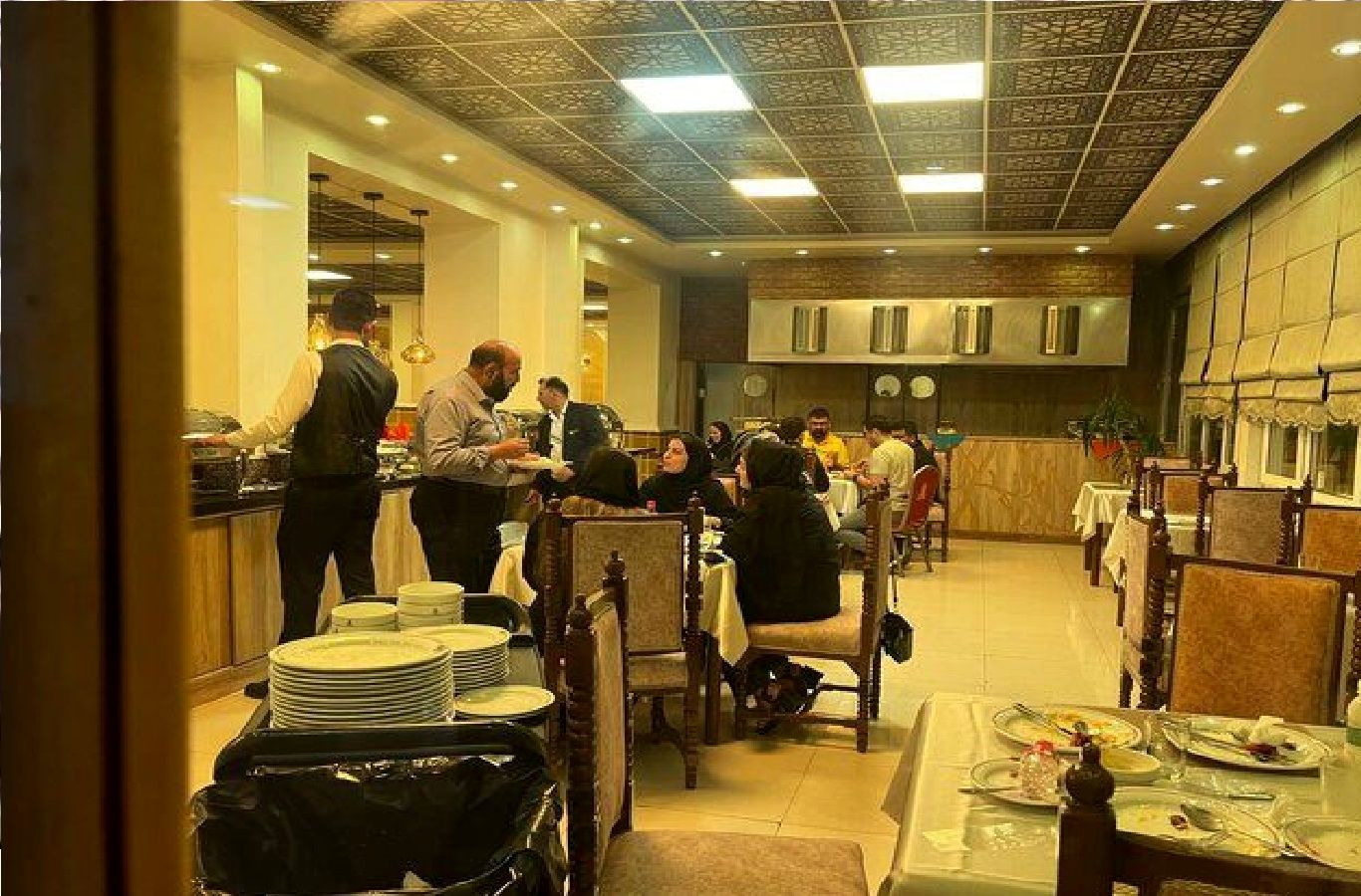 آتش هتل محدوده ولیعصر تهران مهار شد / جزئیات آخرین وضعیت مسافران آن