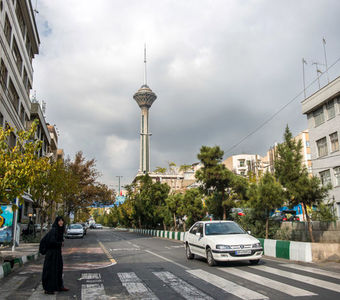 ممنوعیت تردد خودروها در خیابان‌های شلوغ تهران/ این محورها یکطرفه شد