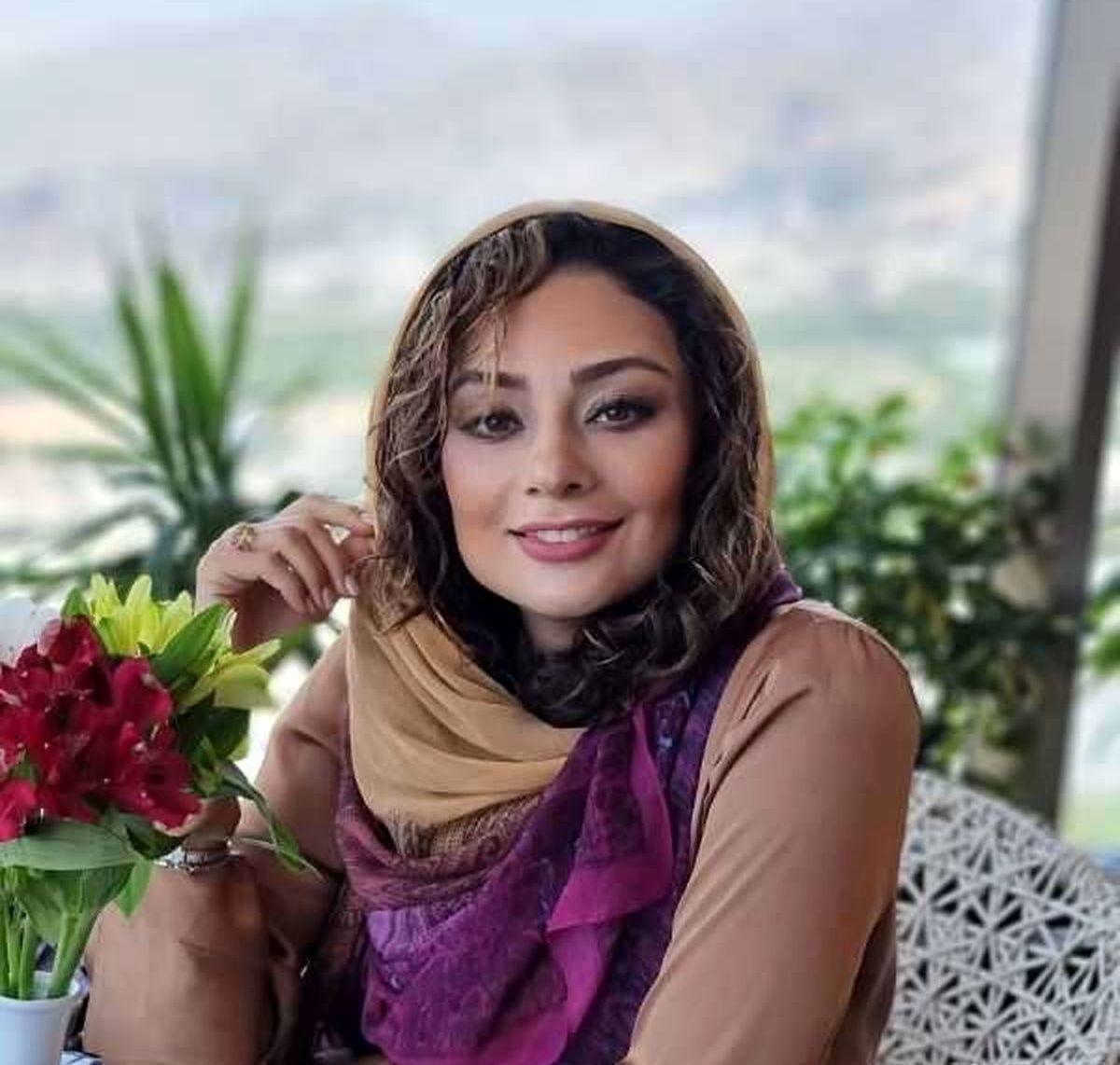 تیپ جدید و اسپرت خانم بازیگر +عکس