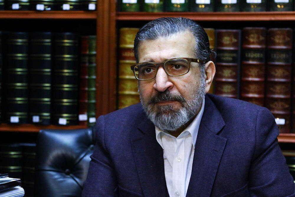 عکس متفاوت سردار سلیمانی در منزل صادق خرازی
