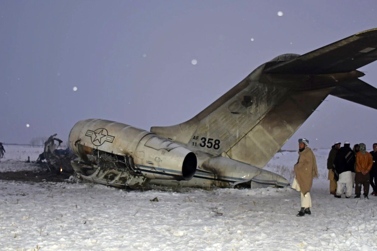 تصاویری از 4 بازمانده حادثه سقوط هواپیما در افغانستان+ فیلم