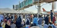 تیراندازی طالبان در فرودگاه کابل برای متفرق کردن مردم

