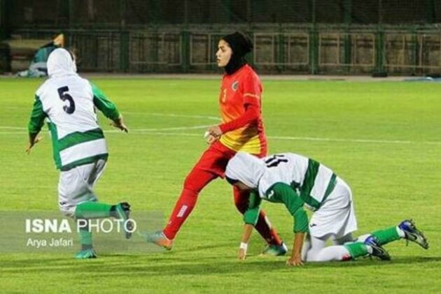 تصاویر زدوخورد دختران فوتبالیست در مسابقات لیگ برتر