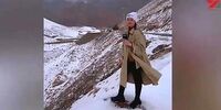 تیپ جنجالی خانم مجری صداوسیما که چادر از سر برداشت خبر ساز شد+ فیلم