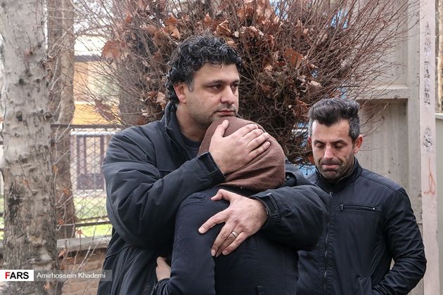 حضور خانواده قربانیان سانحه سقوط هواپیمای ارتش