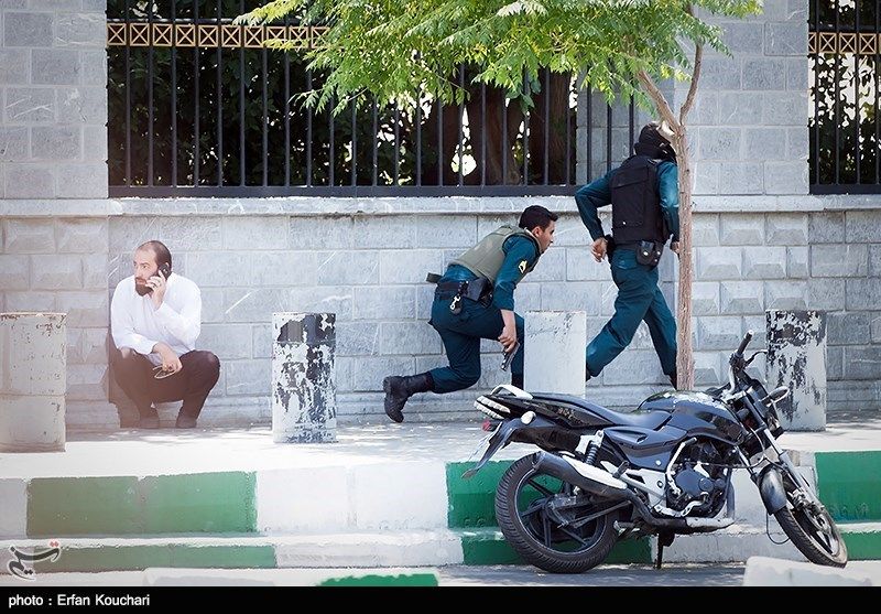 واکنش اهالی ورزش به حوادث تروریستی تهران +عکس