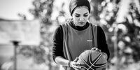 پیچ و خم های زندگی یک پدیده ورزشی /دختری با کفش‌های کتانی+فیلم