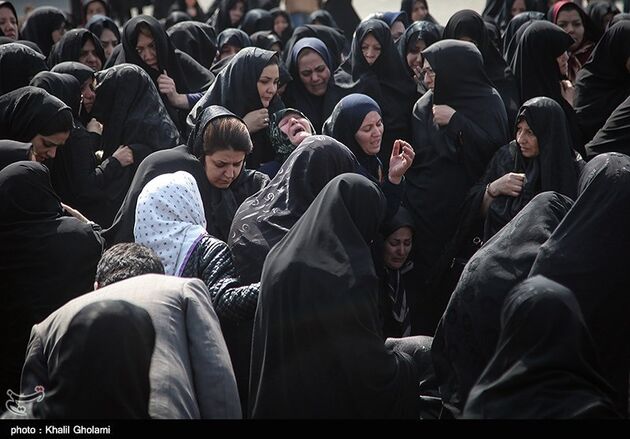 تشییع پیکر جانباختگان سیل عجب شیر