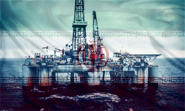 رژه بشکه‌های نفت ایران روی دریا +فیلم