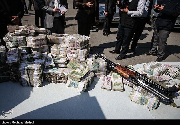 دستگیری سارقان خودرو حمل پول بانک پاسارگاد