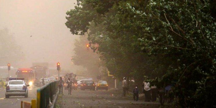 وزش باد و خیزش گرد و خاک در راه تهران