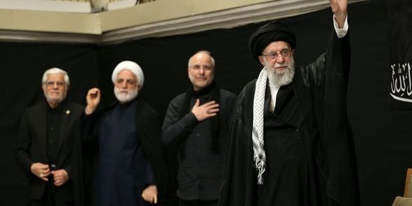 حضور رهبر انقلاب در مراسم عزاداری شب عاشورا در حسینیه امام خمینی (ره)