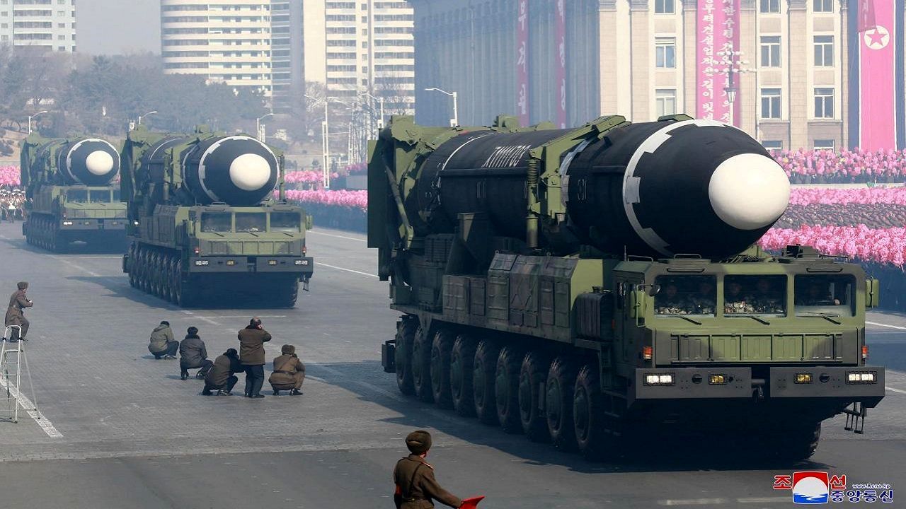 چرا کره شمالی موشک بالستیک قاره‌پیمای خود را جا به جا کرد؟