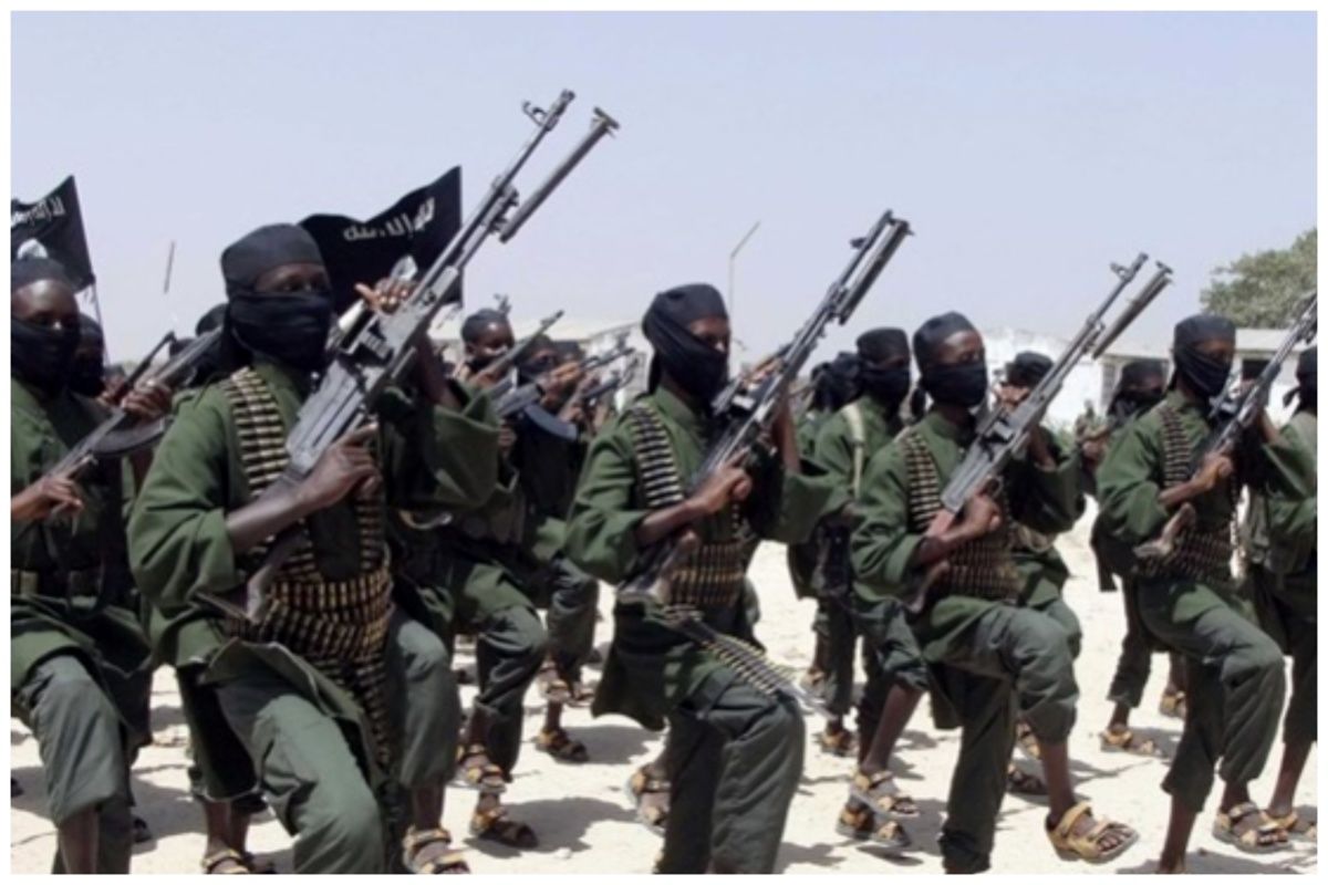 اقدام جنجالی علیه سازمان ملل در سومالی / تروریست‌های الشباب یک بالگرد را تصرف کردند