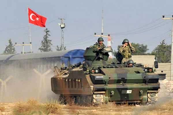 پایگاه نظامی ترکیه در موصل هدف راکت قرار گرفت