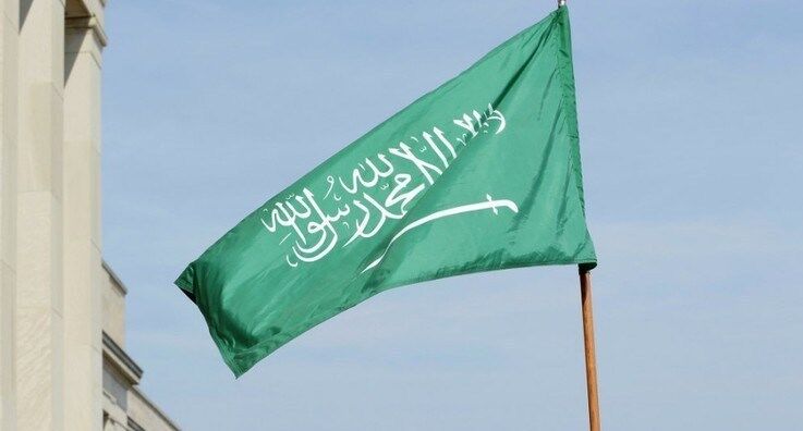 عربستان سعودی حمله به فرودگاه ریاض را تأیید کرد/ 3 تبعه سعودی کشته شدند/ یک هواپیما آسیب دید