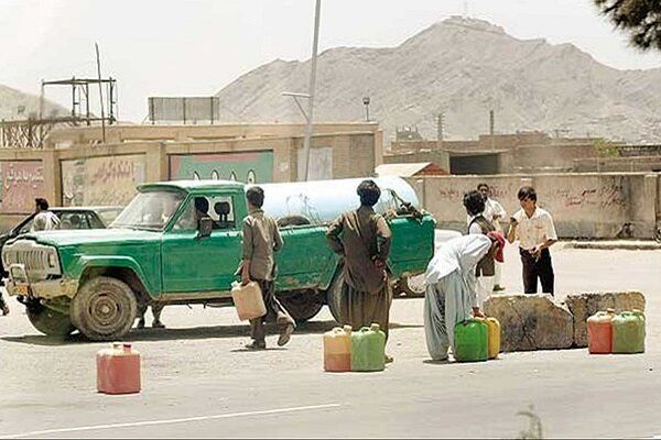 بنزین 5 هزار تومانی قاچاق را کاهش می دهد؟/ اورعی: دولت در هرسال 400 همت زیان قاچاق سوخت می دهد