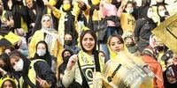 اولین ورود بانوان به استادیوم نقش جهان اصفهان+ عکس