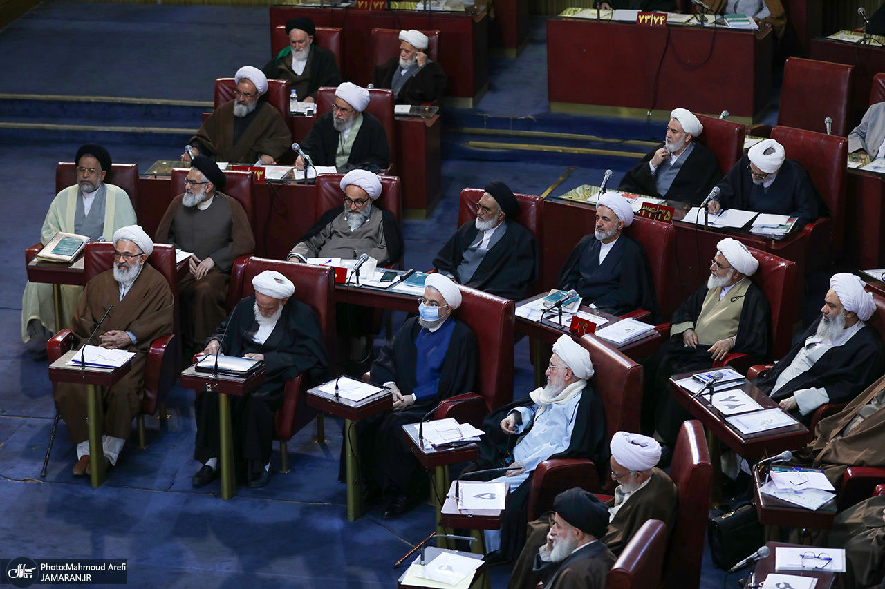 دو حاشیه از حضور حسن روحانی در مجلس خبرگان /آملی لاریجانی و علم الهدی هم آمدند