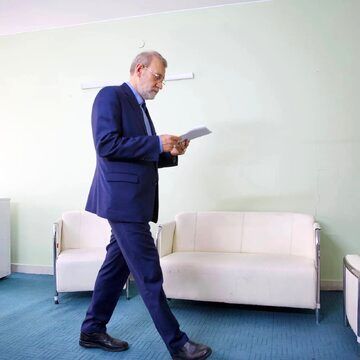 رمزگشایی از سفر علی لاریجانی به عمان/ او چه کاری انجام داد که عراقچی نکرد؟