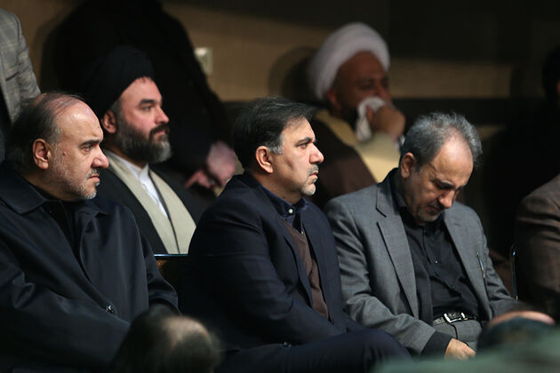 وداع مسئولان با پیکر آیت الله هاشمی در حسینیه جماران
