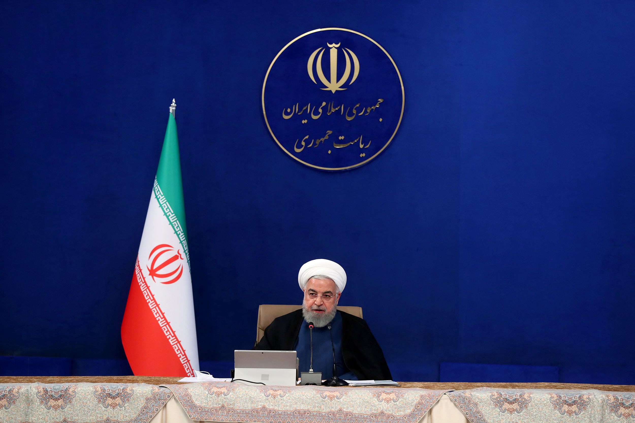 خبر مهم روحانی درباره بورس/ معنی ندارد از کاخی آن سر دنیا برای پایان حکومت ایران تصمیم بگیرند
