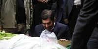 ادای احترام «مخبر» به پیکر «اسماعیل احمدی»