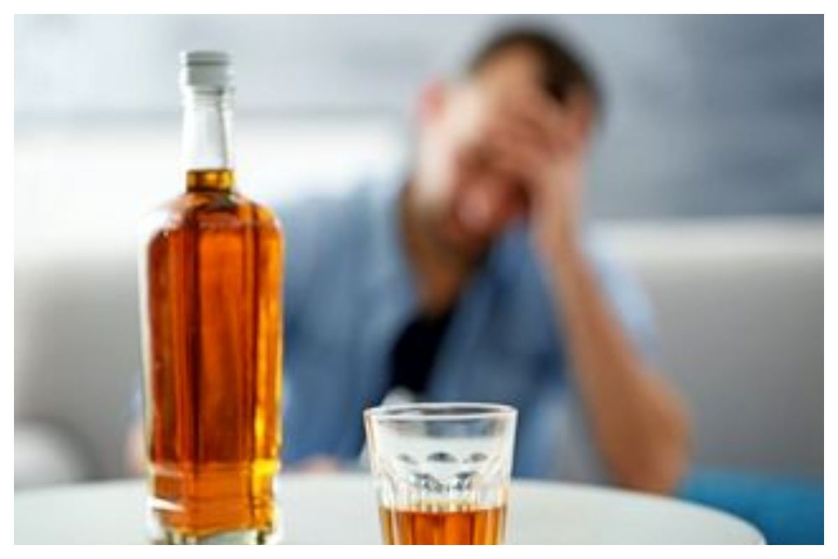 هشدار وزارت بهداشت / الکل جایگزین تریاک شد!