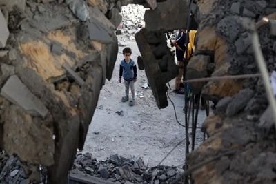 مذاکره در دوحه، آتش در رفح/ بمباران وحشیانه مناطق مسکونی توسط اسرائیل